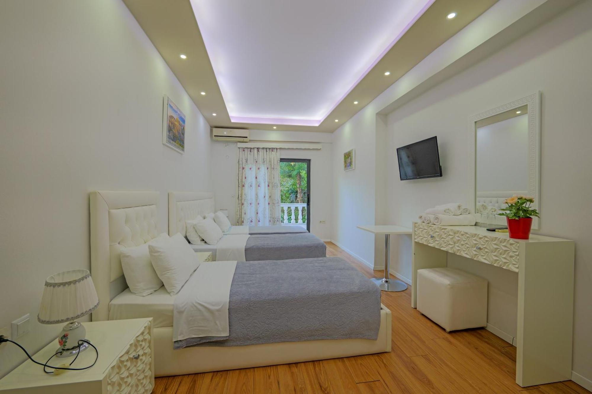 Hotel Iliria ซารานเดอ ภายนอก รูปภาพ